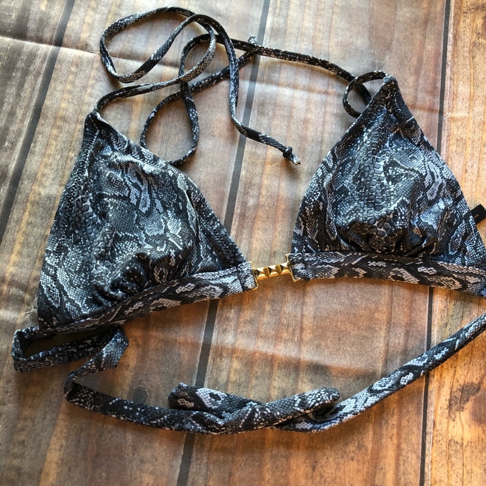 💜💜 BCBG Maxazria Tie On Bikini Top Size S